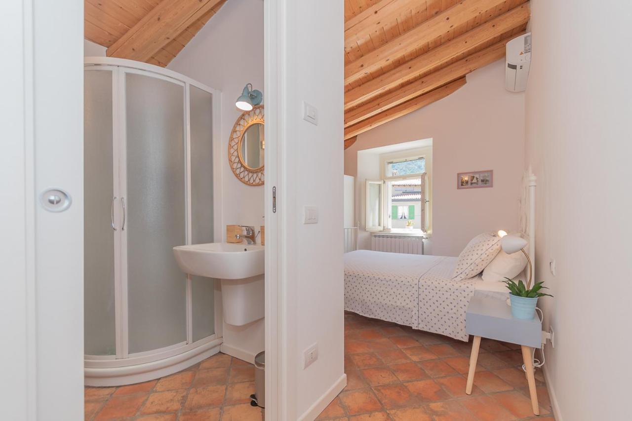 La Piazzetta Apartment Iseo Bagian luar foto